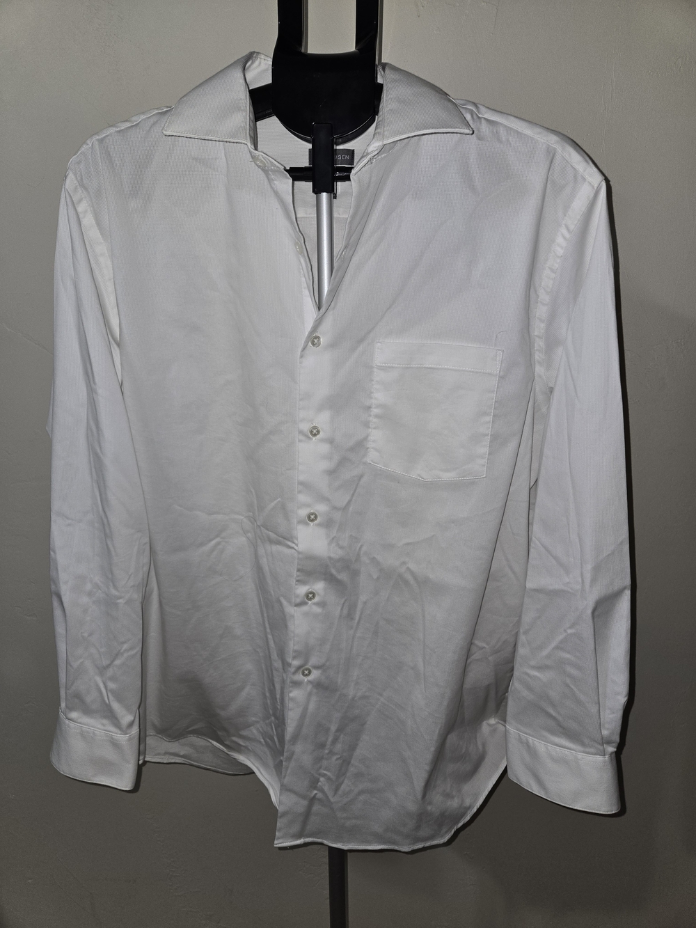 Van Heusen White Long Sleeve Dress Shirt with Chest Pocket Size L